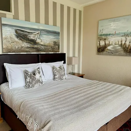 The White House Inn - Whitby Мини-отель