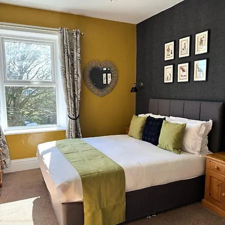 The White House Inn - Whitby Мини-отель 4*