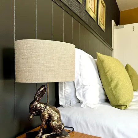 Мини-отель The White House Inn - Whitby 4*
