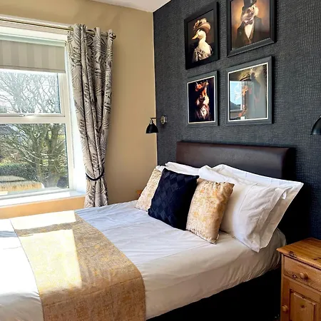 The White House - Whitby