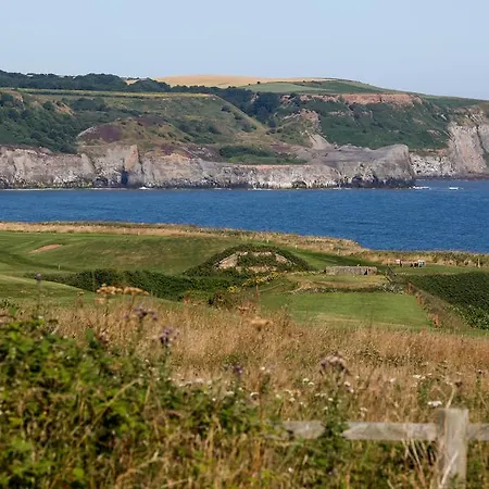 The White House Inn - Whitby Мини-отель 4*
