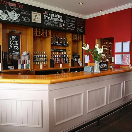 The White House Inn - Whitby Мини-отель 4*