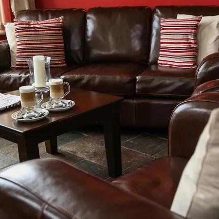 The White House Inn - Whitby Мини-отель Уитби