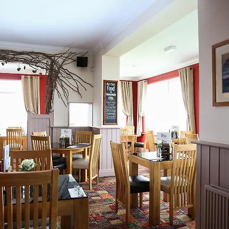 The White House Inn - Whitby Inn