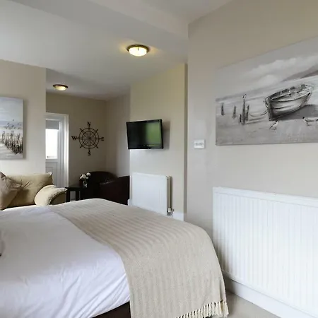 Мини-отель The White House Inn - Whitby