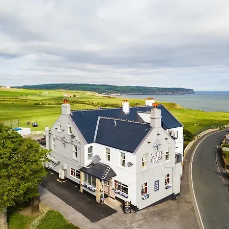 Мини-отель The White House Inn - Whitby Уитби