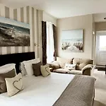 The White House - 4*