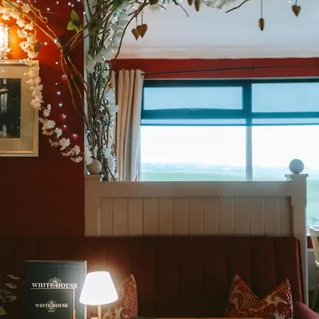 The White House - Estalagem Whitby