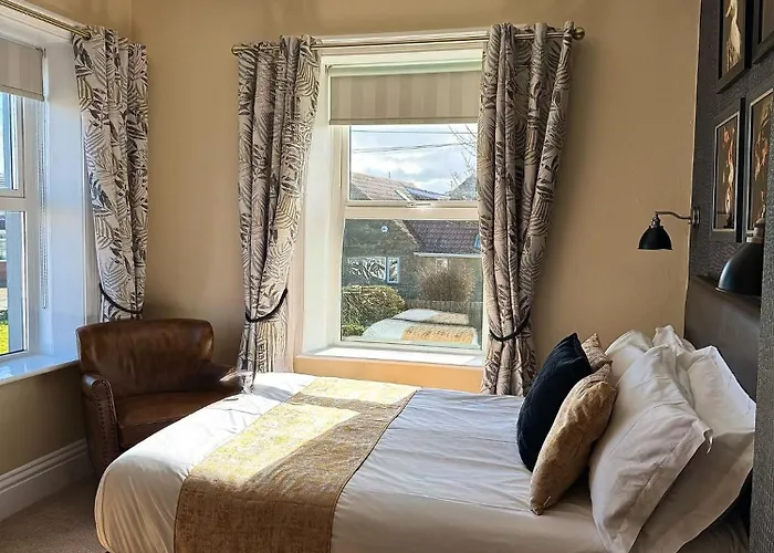The White House Inn - Whitby 4* Whitby