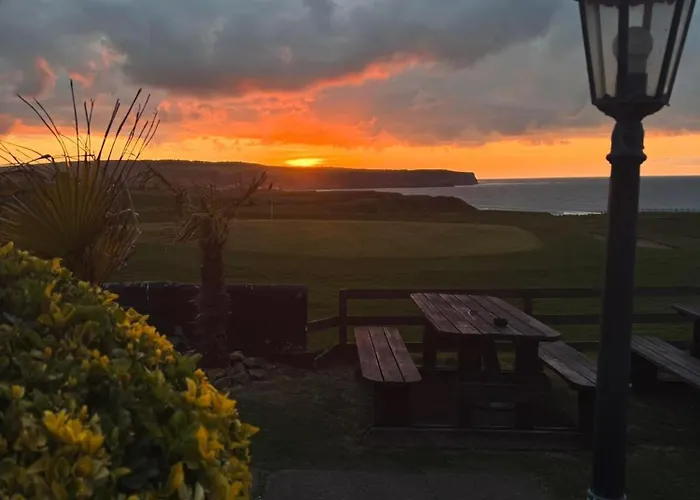 The White House Inn - Whitby 4*