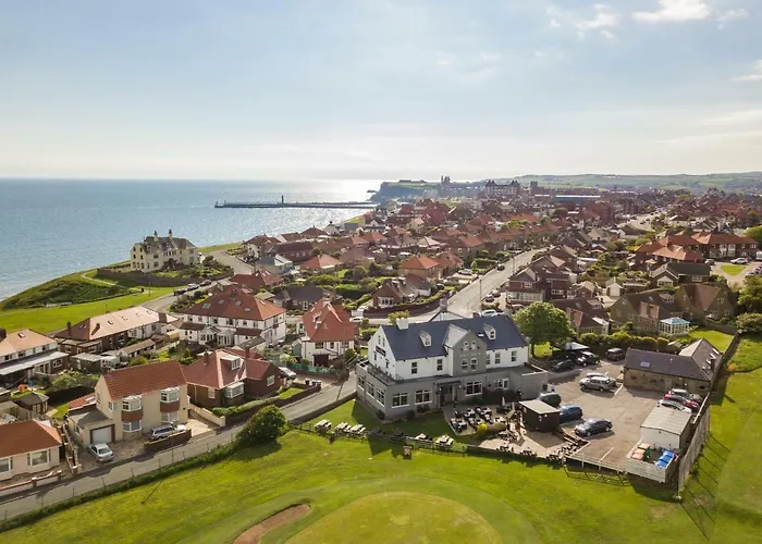 The White House Inn - Whitby Inn