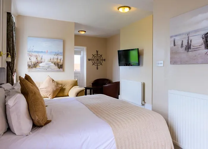 The White House Inn - Whitby Inn